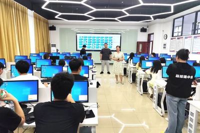 課程建設(shè)與教育軟件開發(fā) 數(shù)字化教育的雙輪驅(qū)動